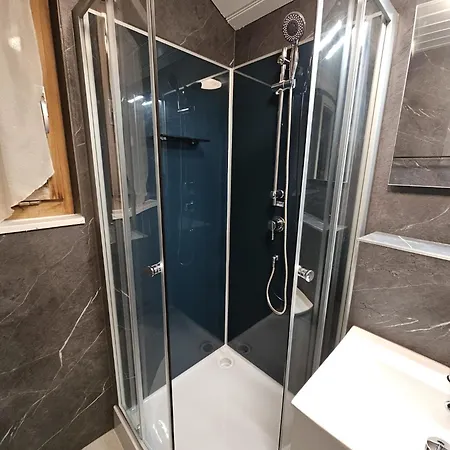 아파트 First - Aare Jungfrau Ag